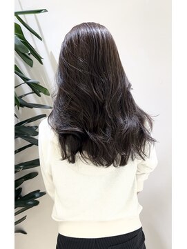 メゾンブラン アヴェダ(Maison Blanc AVEDA) 【鳥羽】グレージュカラー×レイヤーカット
