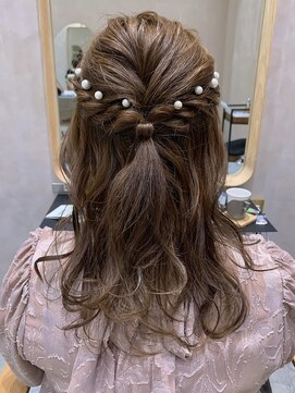 ガーデンヨコハマエスト(GARDEN YOKOHAMA est) お呼ばれヘア ミディアム ハーフアップ ねじりアレンジ