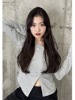 ウキ(uki)&nbsp;韓国ヘア　ナチュラル　レイヤーカット　透明感グレージュ 豊川