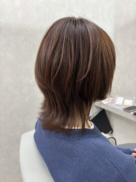 ロウ 札幌(ROW) 大人ミニウルフ｜くびれレイヤーカット｜札幌大通駅個室サロン