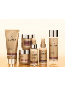 話題のsystemトリートメントを使用し貴方に合わせたラインナップで髪をケアをします。
