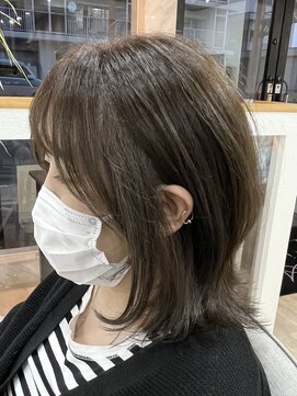 エメヘアデザイン ルイス(Aimer Hair Design Lewis) 跳ねる髪を味方に！くびれミディアムヘア　弘前市