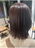 大人女子におすすめ◎しっとりまとまる赤みブラウン美髪ミディ