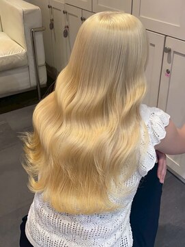 ベレーザ 渋谷(BELEZA) 15901抜きっぱなしブリーチ金髪レイヤーロングホワイトブロンド