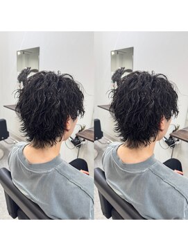 ブライト(BRIGHT) ツイストスパイラルパーマセンターパートウルフ