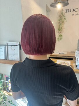 ロッカヘアエジェ(ROCCA hair eje.) ハイライトカラーパツっとピンクボブ