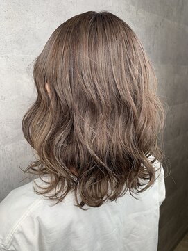 アンダーバーホワイト 鳳店(_WHITE) ミルクティーベージュ