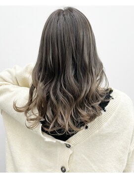 アライブ キチジョウジ(ALIVE Kichijoji) 境目のないグラデーションカラー