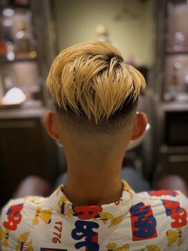 バレス 田町(BALES) [スキンフェード/ツイストスパイラル/田町]