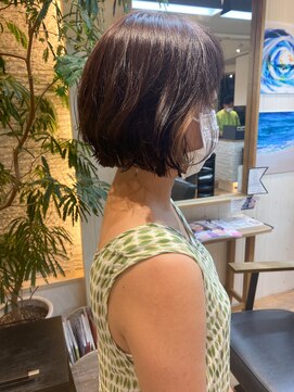 オーシャン(Ocean) ［OCEAN Hair&Life 水田成美］大人気イヤリングカラー×ミニボブ