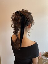 エミュウ(Emeu)&nbsp;変形型ポニーテール