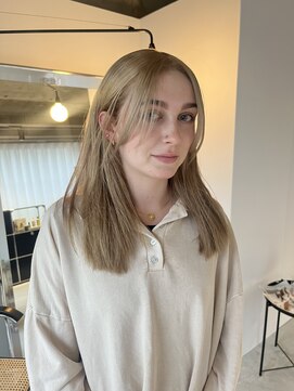 オルター(Alter) 顔まわりレイヤー×ブロンドカラー