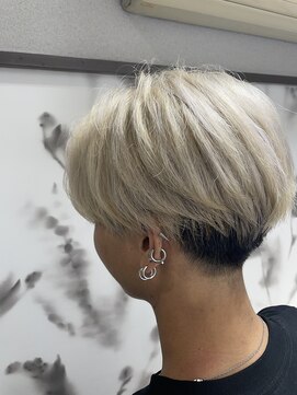 モノ アンド イニ(Mono & inni) ホワイト