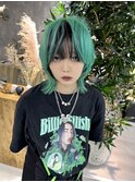 グリーンデザイン　インナーカラー　ウルフカット　20代30代髪型