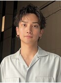 センターパートニュアンスパーマ刈り上げツーブロックメンズヘア