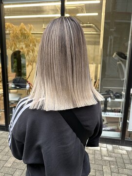 ヌエン 渋谷(NU/EN) shouブリーチムラから海外風バレイヤージュ秋のミルクベージュ