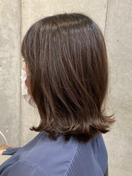 シルフィ(sylph) くすみ系アッシュカラー/外ハネミディアムスタイル♪