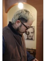 エディ(Edy)&nbsp;ウルフカット抜きっぱなしブロンド刈り上げメンズ眉毛カット岡山