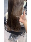 ほんのりオリーブベージュ