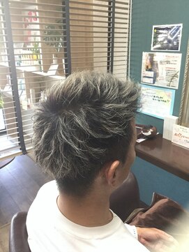ヘアースタジオココルッチ(hair studio CoCo-Rucchi) メンズシルバーアッシュ