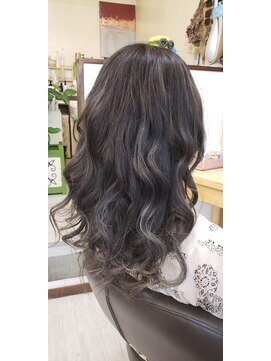 グロウウルマ(GLOW uruma) ハイライトグラデーション