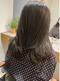 外ハネオリーブグレージュ
