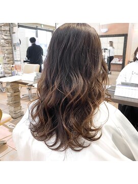 ティエル(Tiele) ベージュグラデーションカラー