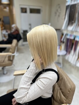 カリーナ(CARINA) ホワイトカラー/抜きっぱなし