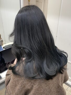 シーン(seen) 【顔まわりレイヤー×ブルーグレージュ】小顔カット 斜めバング