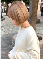ベージュカラー　丸みボブ　小顔カット　ミニボブ