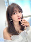 大人かわいいレイヤーカット 顔まわりサイドバング 韓国ヘア