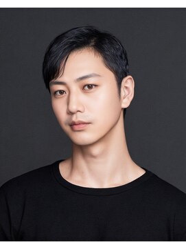 アンフィユヌキャトル(AnFye une Qatll) 【メンズ】メンズカット＋ダウンパーマ