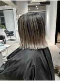 コントラストバレイヤージュ　切りっぱなしボブ