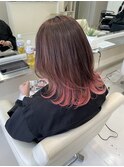 レイヤーカット×インナーカラーピンク