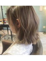 ノトマニア(NOTO MANIA) 透明感ハイライト × ミディアムボブ