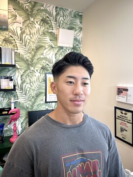 ナチュラル ヒーロー(Natural HERO) バーバーフェードカット