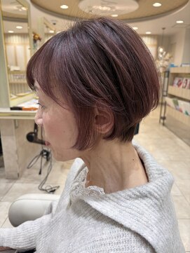 アッシュ 仙川店(Ash) 60代大人ボリュームUPひし形ショートボブ白髪ぼかしハイライト