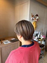 シー 岡崎(,SHE)&nbsp;ショートボウブ暖色系カラーこなれヘア美シルエットハイライト