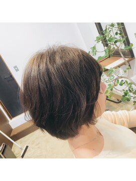 リップス ヘアー(Lips hair) シーズンカラーのグレージュカーキ♪
