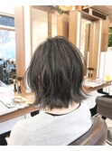 切りっぱなしミディアムレイヤーボブ