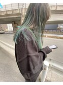 エメラルドグリーンのハイライト