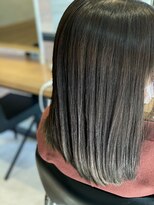 コスアンドコウ 横浜山下(Cos&Co.)&nbsp;清いストレート　オンオフ楽しめるオリーブ系黒髪style