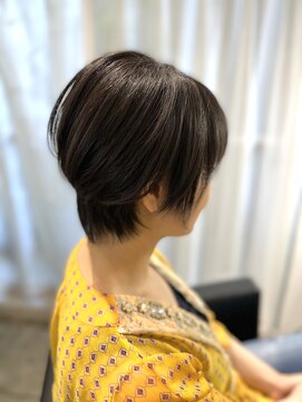 ツムグ 代官山店(TUMUGU) 白髪ぼかし脱白髪染めナチュラルショートボブ30代40代50代代官山