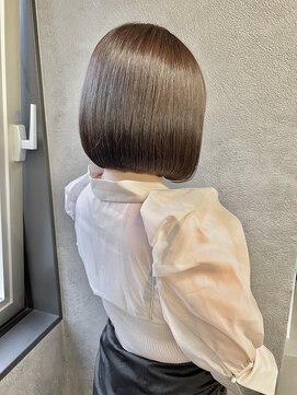 アイユー(ii+U) ミニボブ　小顔カット ナチュラル　ショートカット