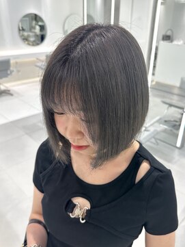 アールプラス 新宿(ar+) アッシュシルバー