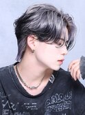 ホワイトシルバーアッシュエンドカラーフェザーショート