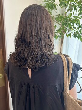 ネッコ(necco) ナチュラルミディアムパーマ×暗髪アッシュ