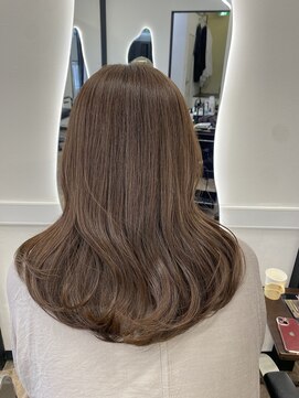 ロア 熊本(LOA) ハイライトで馴染みの良いショコラブラウン