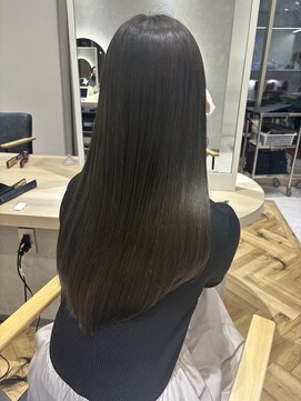 ジーナ 福岡天神(Zina) 艶髪/美髪/髪質改善【Zina福岡天神】