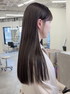 ガーランドウメダ(Garland umeda) オリーブカラー、ロングヘア 担当 垣内 7024